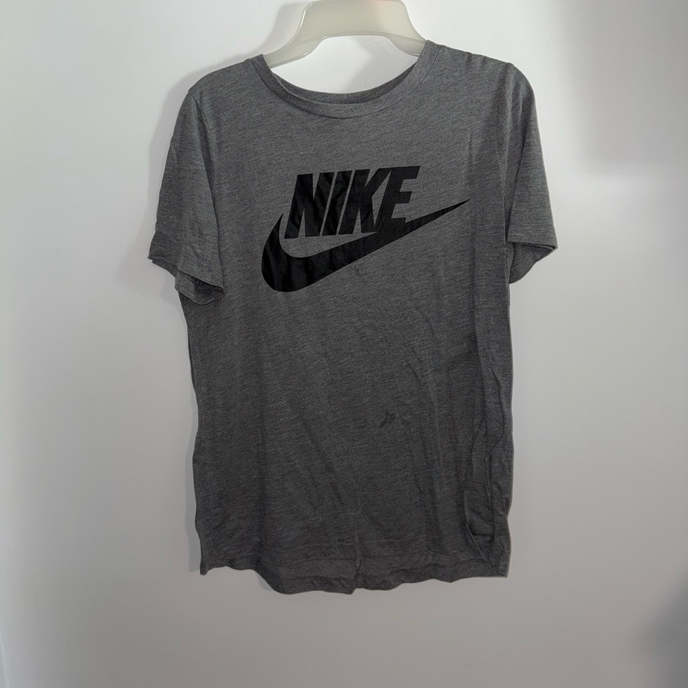 Nike Women's Gray Short Sleeve Tee